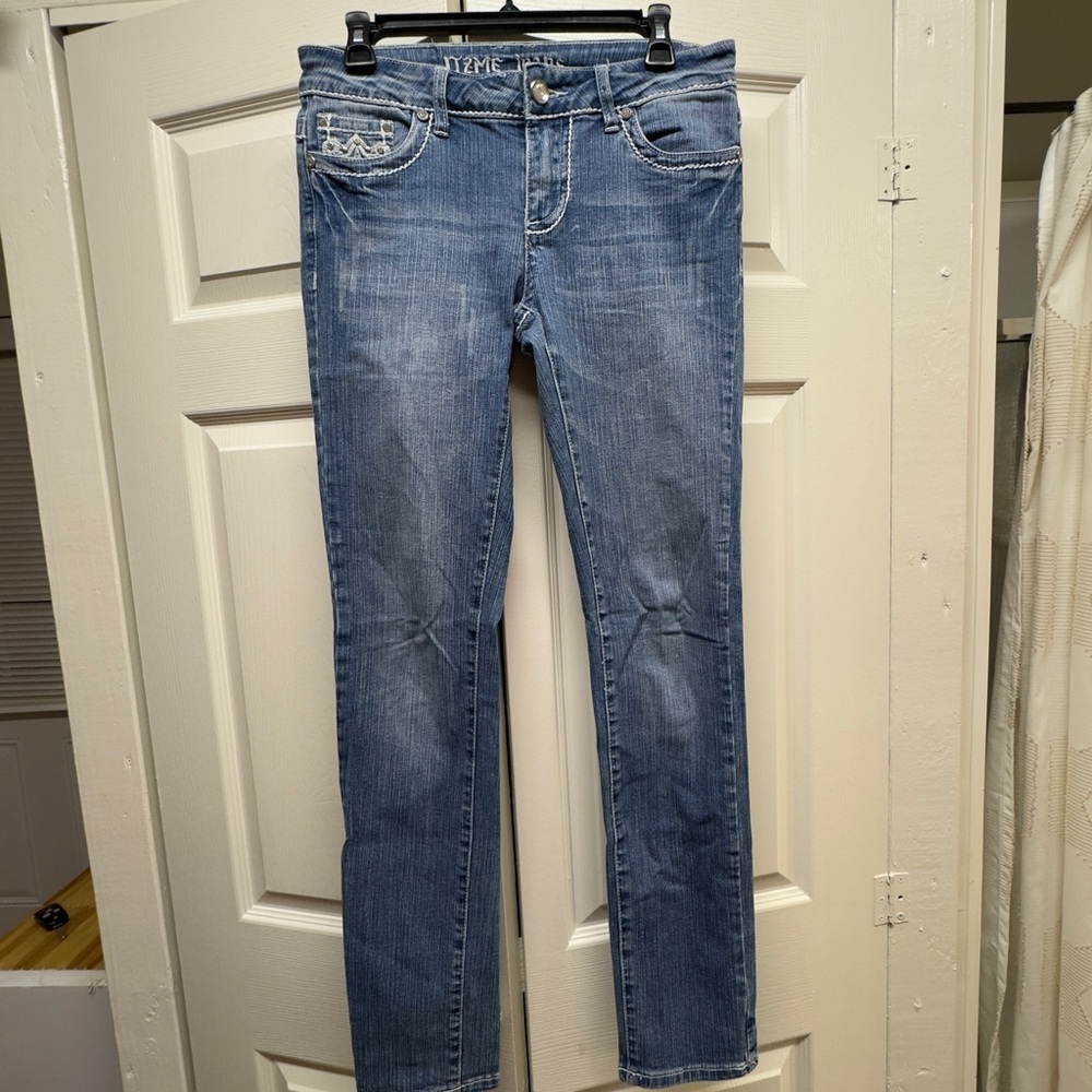 I&M Jeans  USA Women’s Jeans with Blinged out back pockets